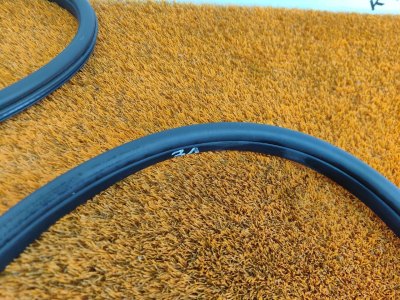 Уплотнитель проема двери