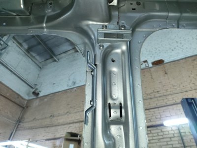 Порог с центральной стойкой