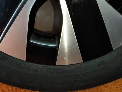 Колесо Mercedes-Benz V-Class R17 5x112, Nokian 235/55 R17, зимнее, шипы