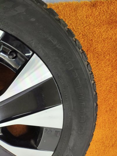 Колесо Mercedes-Benz V-Class R17 5x112, Nokian 235/55 R17, зимнее, шипы
