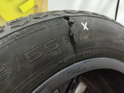 Колесо Mercedes-Benz V-Class R17 5x112, Nokian 235/55 R17, зимнее, шипы