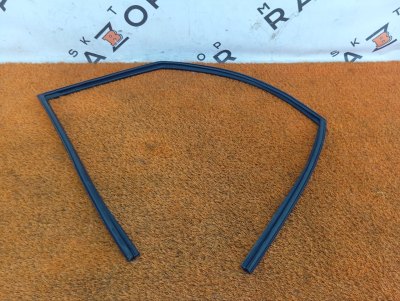 Уплотнитель стекла двери