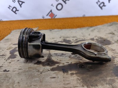 Поршень