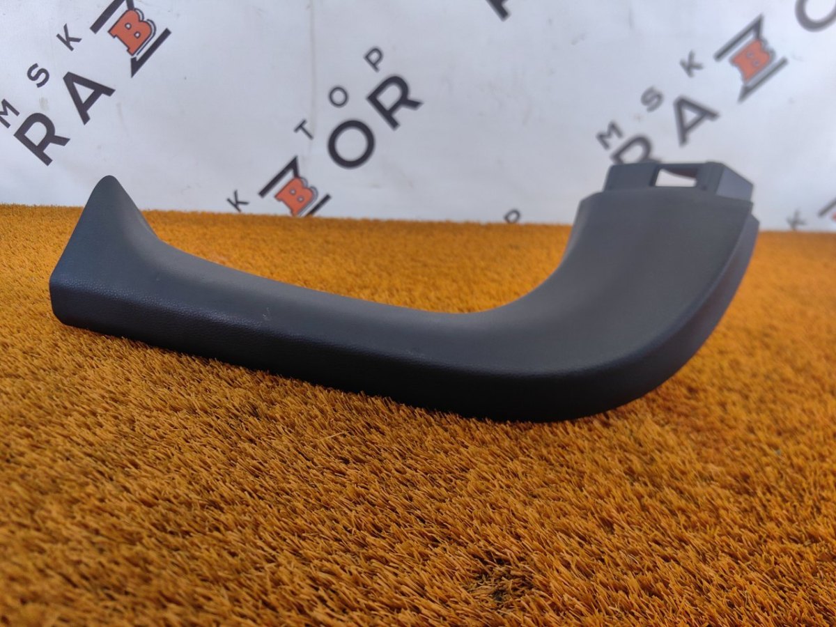 679380R090 Накладка крышки багажника левая Toyota RAV4 2021 фото 1