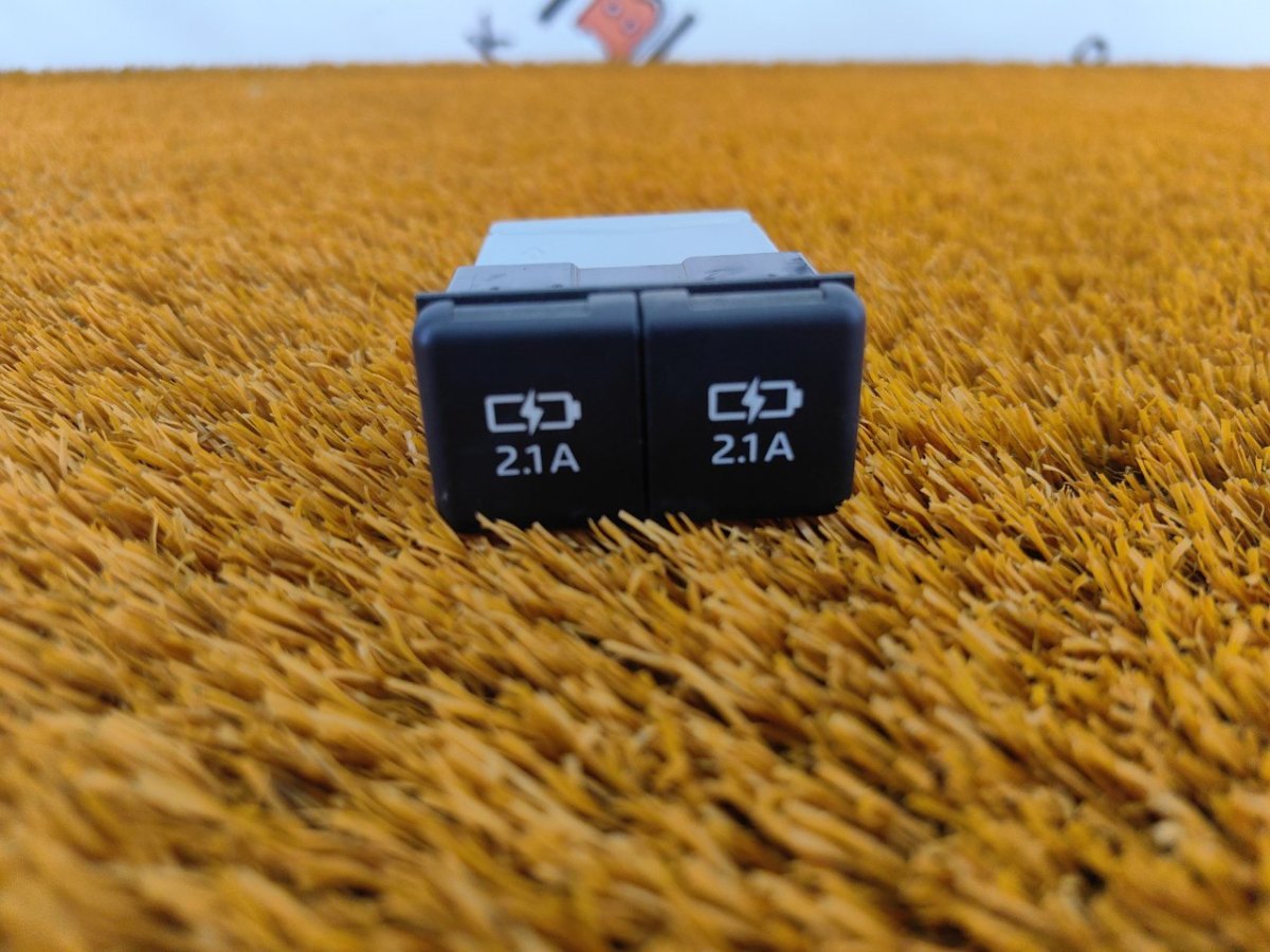 8553233020 Разъем USB Toyota RAV4 2021 фото 1