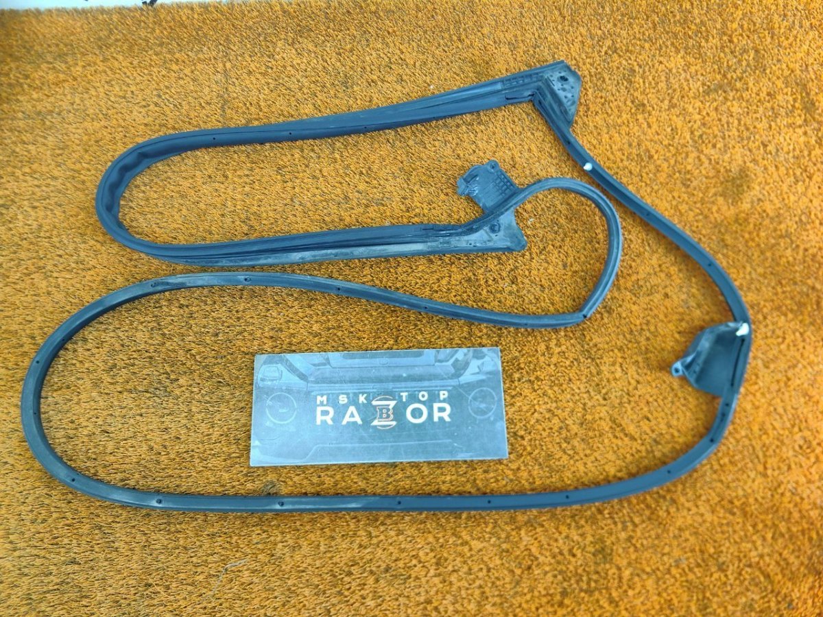 67862-42120, 6786242120 Уплотнитель двери передний левый Toyota RAV4 2021 фото 1