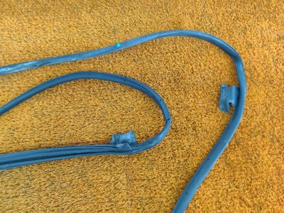 Уплотнитель двери