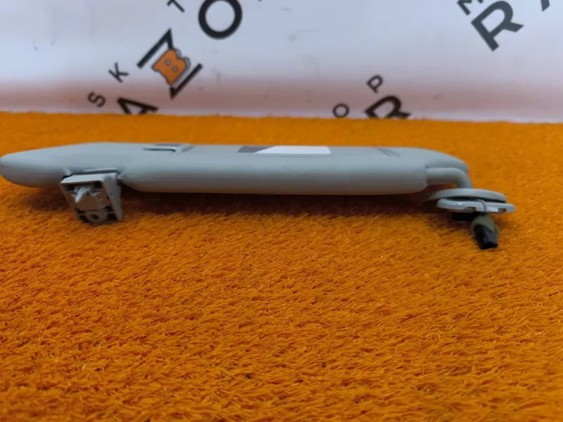 Козырек солнцезащитный