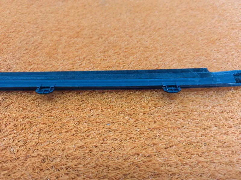 Молдинг стекла