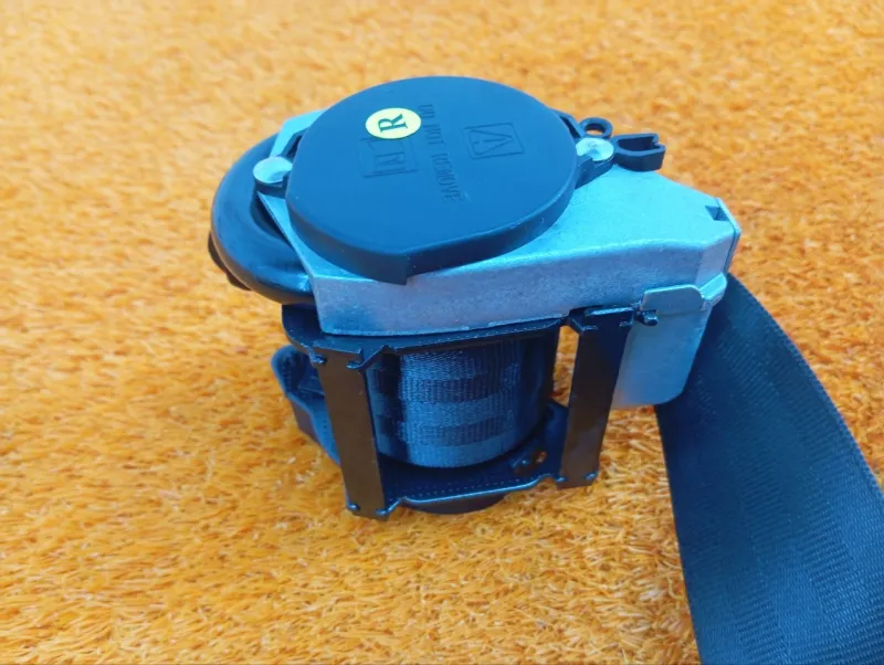 Ремень безопасности