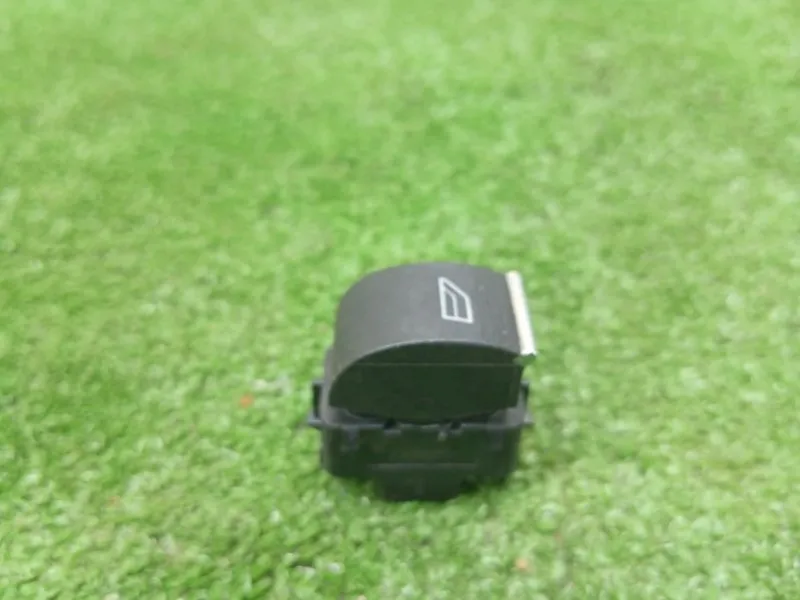 Кнопка стеклоподъемника