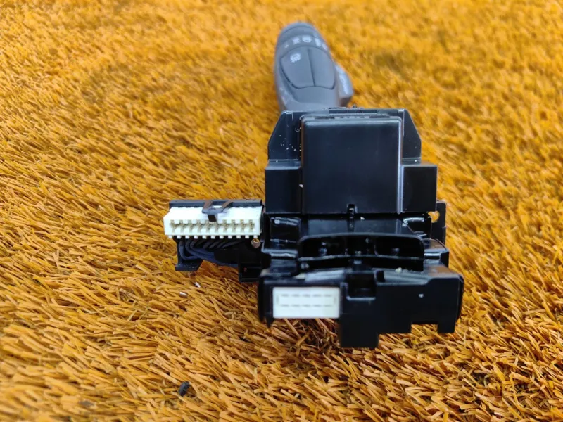 Подрулевой переключатель