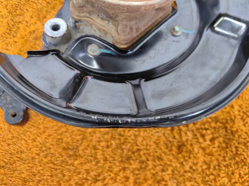 Кулак поворотный