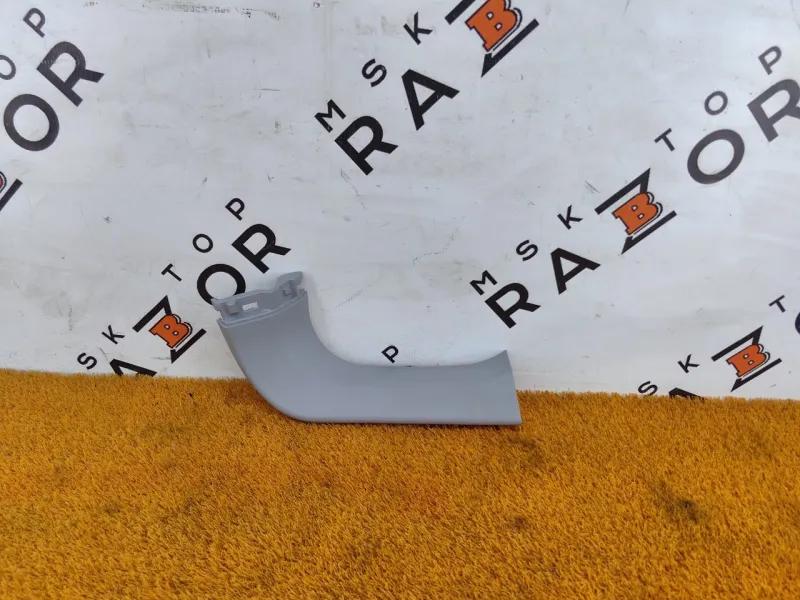 Обшивка крышки багажника