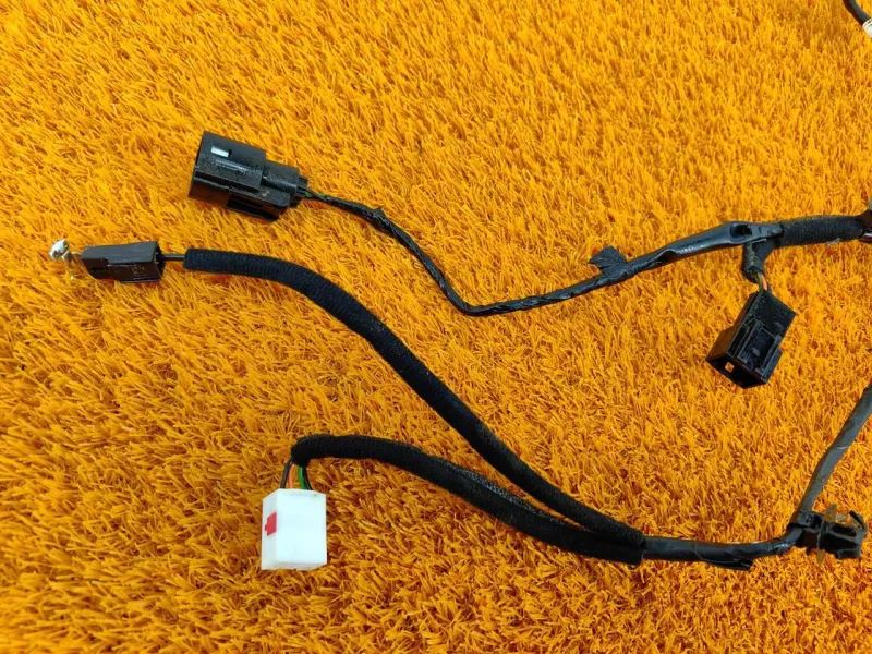 Электропроводка крышки багажника