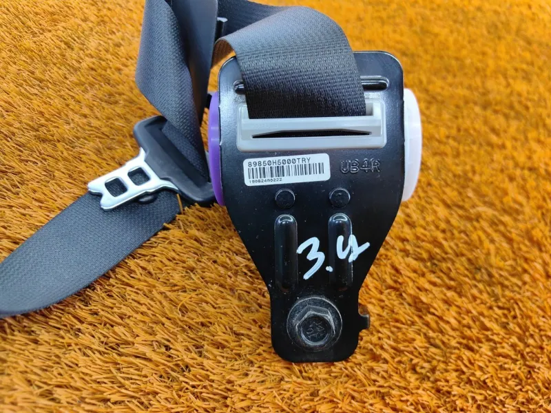 Ремень безопасности