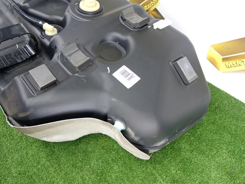 Бак топливный