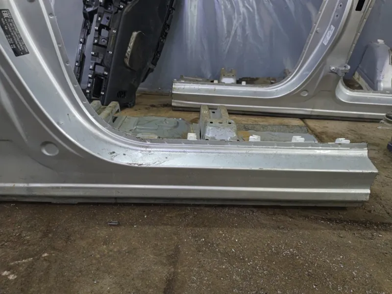 Порог с центральной стойкой