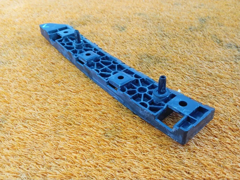 Крепление бампера