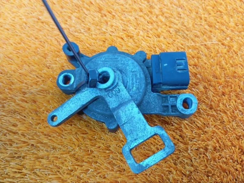 Датчик положения селектора АКПП (Ингибитор АКПП)