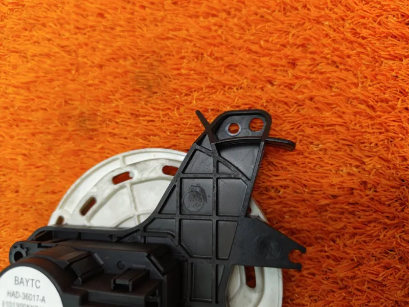 Моторчик заслонки печки