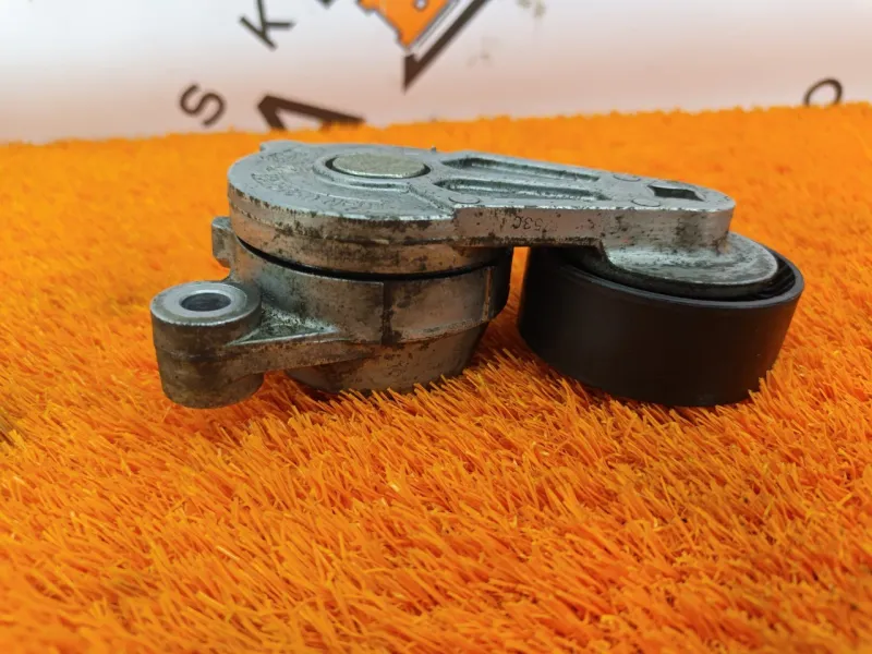 Ролик натяжной навесного оборудования