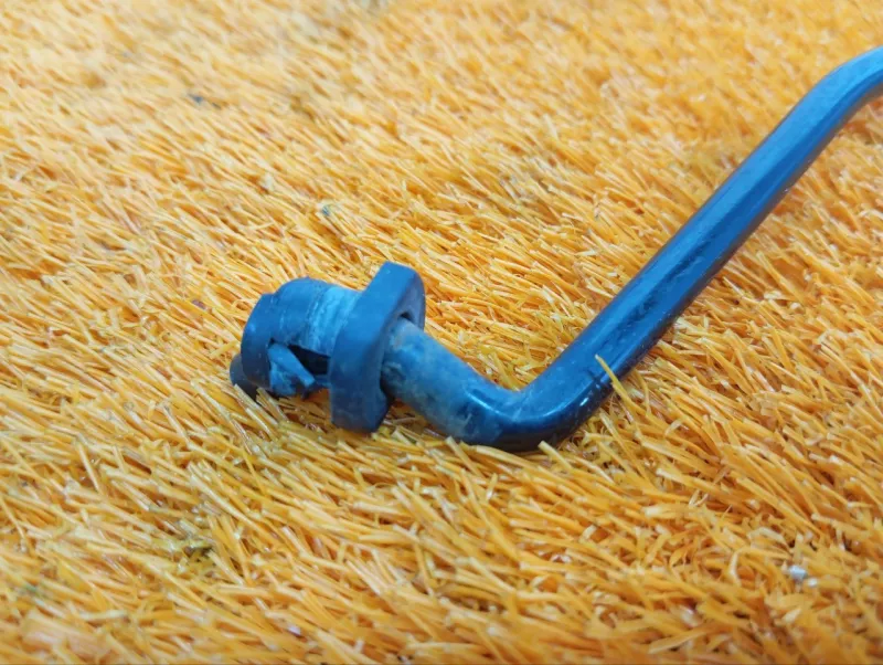 Упор капота