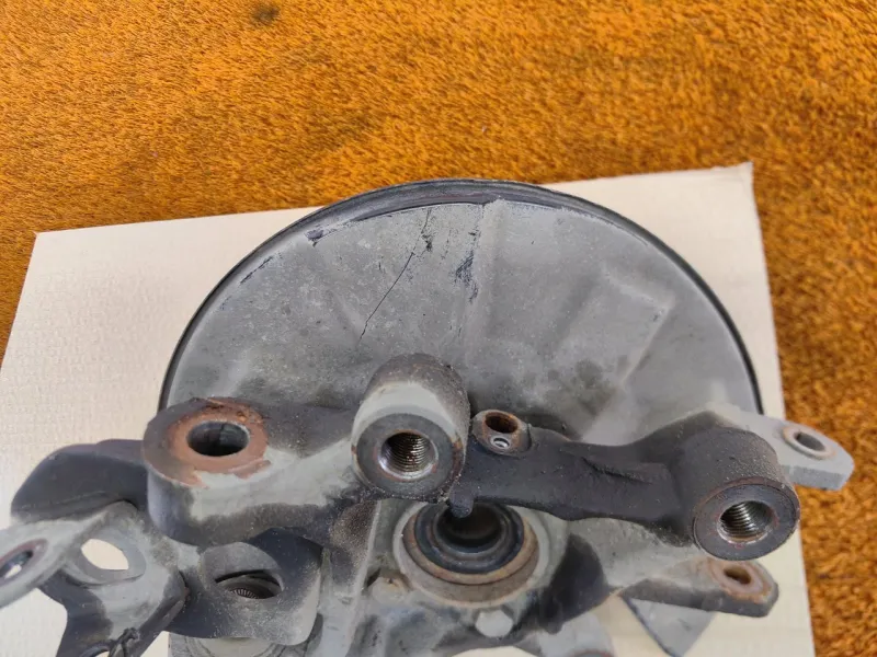 Кулак поворотный