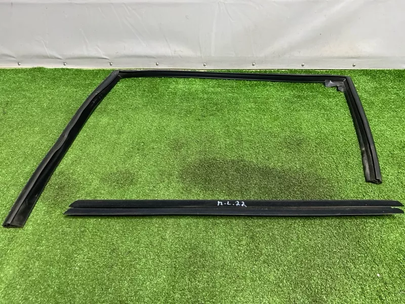 Уплотнитель стекла двери