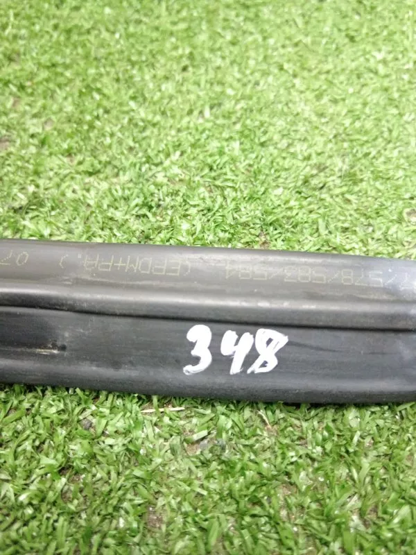 Уплотнитель стекла двери