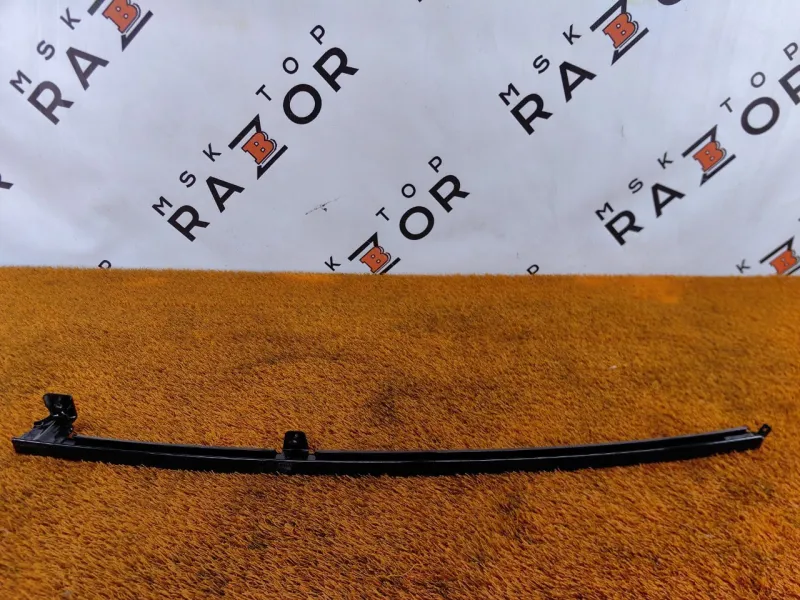 Направляющая стекла двери