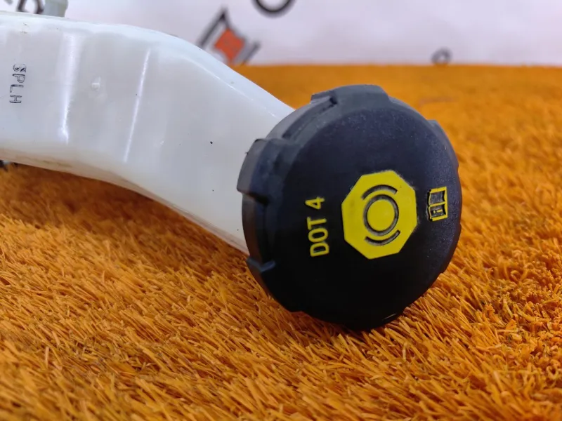 Главный тормозной цилиндр