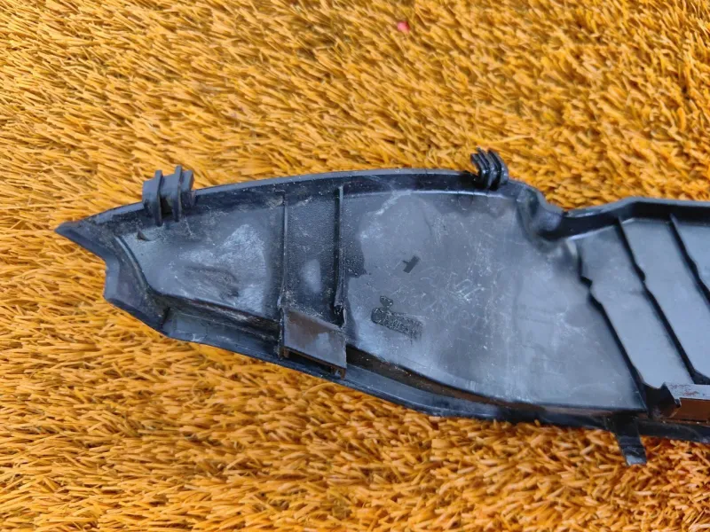 Уголок жабо