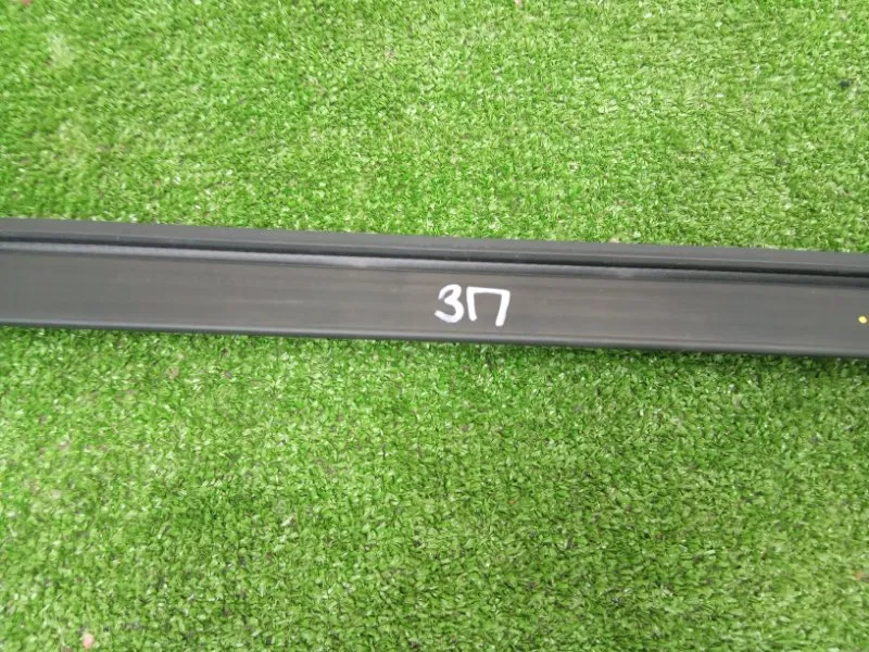 Уплотнитель стекла двери