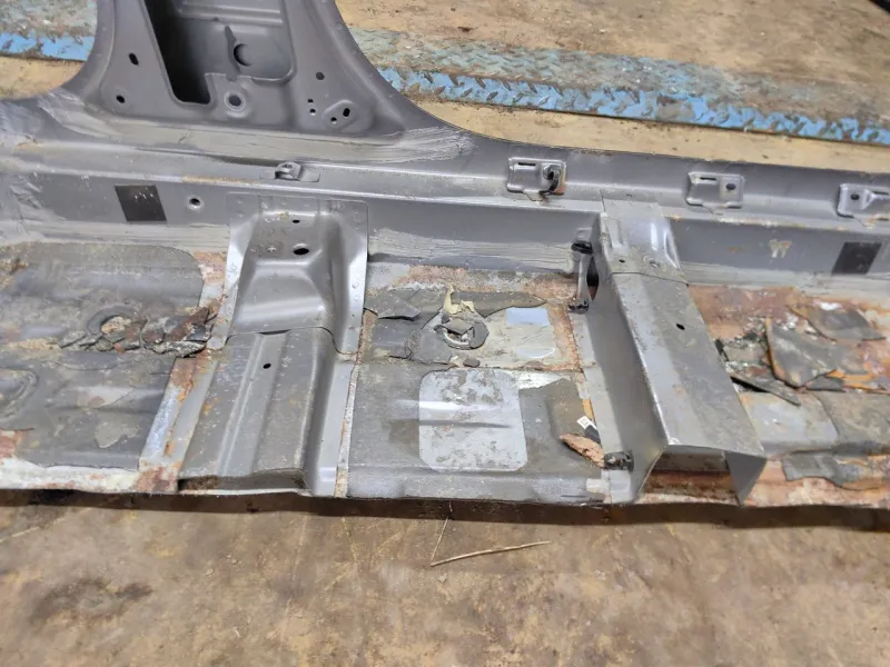 Порог с центральной стойкой