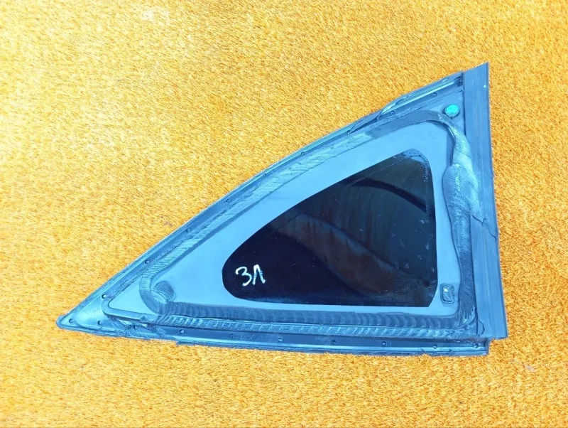 Форточка задняя