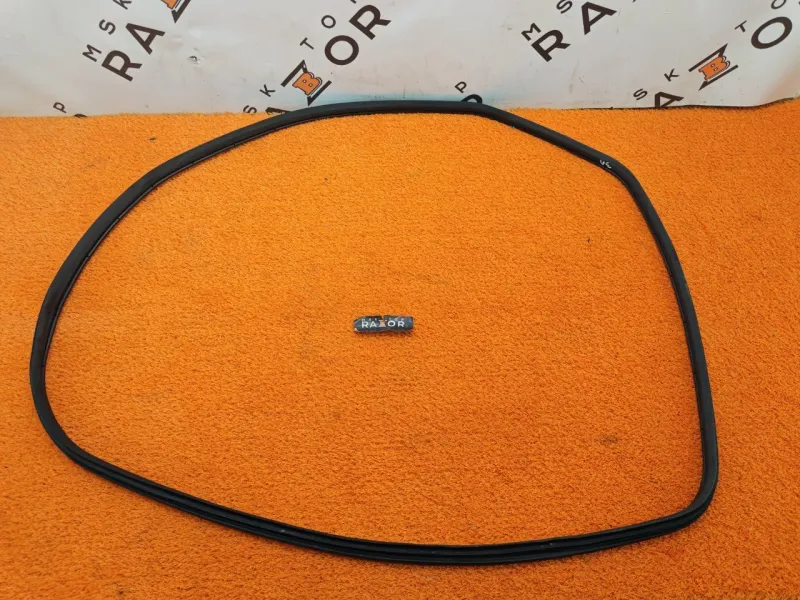 Уплотнитель проема двери