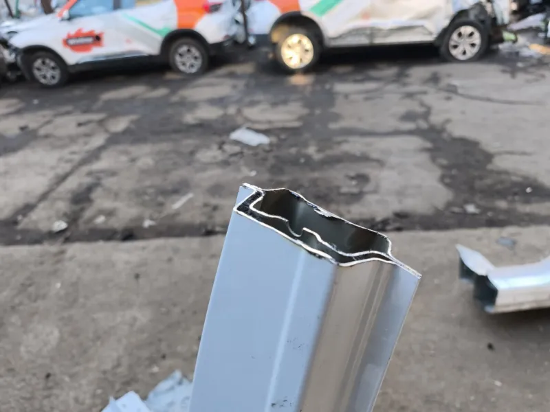 Порог с центральной стойкой