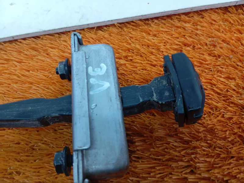 Ограничитель двери