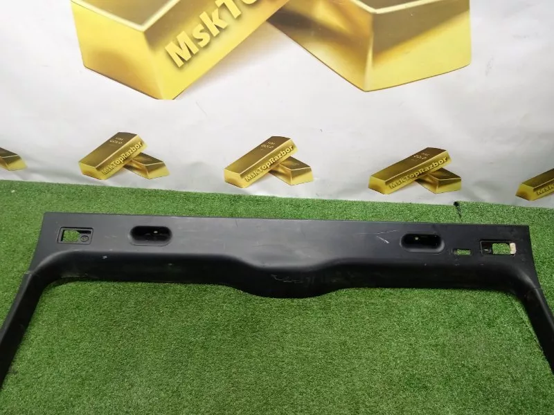 Обшивка крышки багажника BMW X5 1999-2007 51498402193 E53