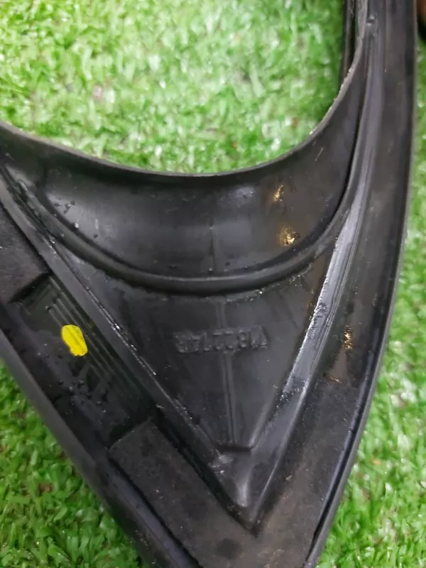 Уплотнитель стекла двери