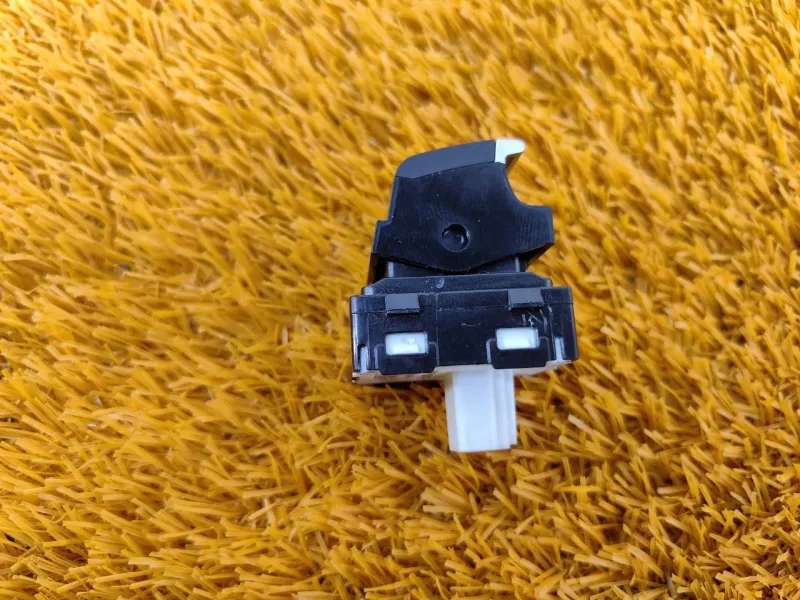 Кнопка стеклоподъемника