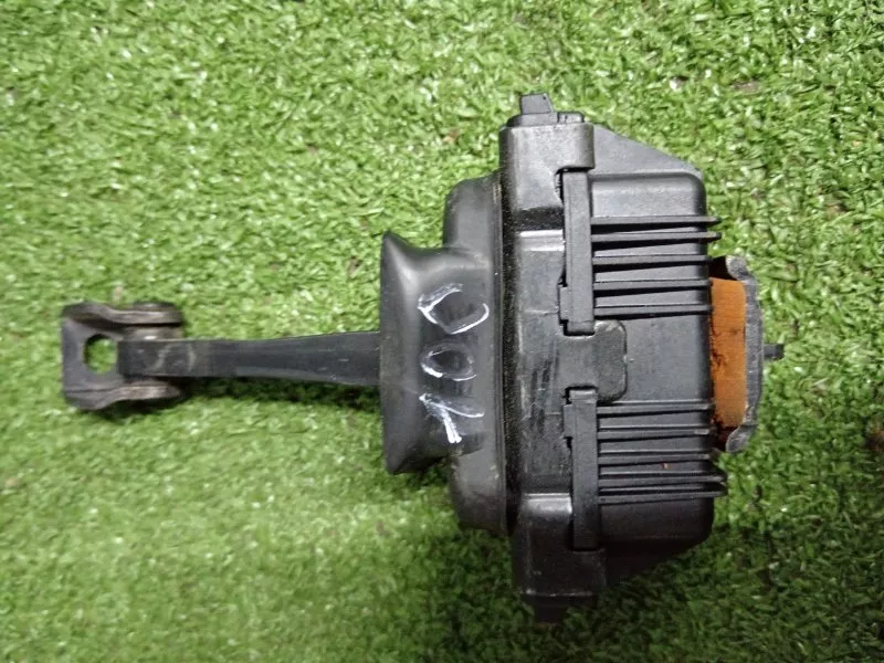 Ограничитель двери