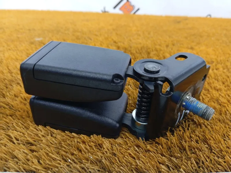 Ответная часть ремня безопасности