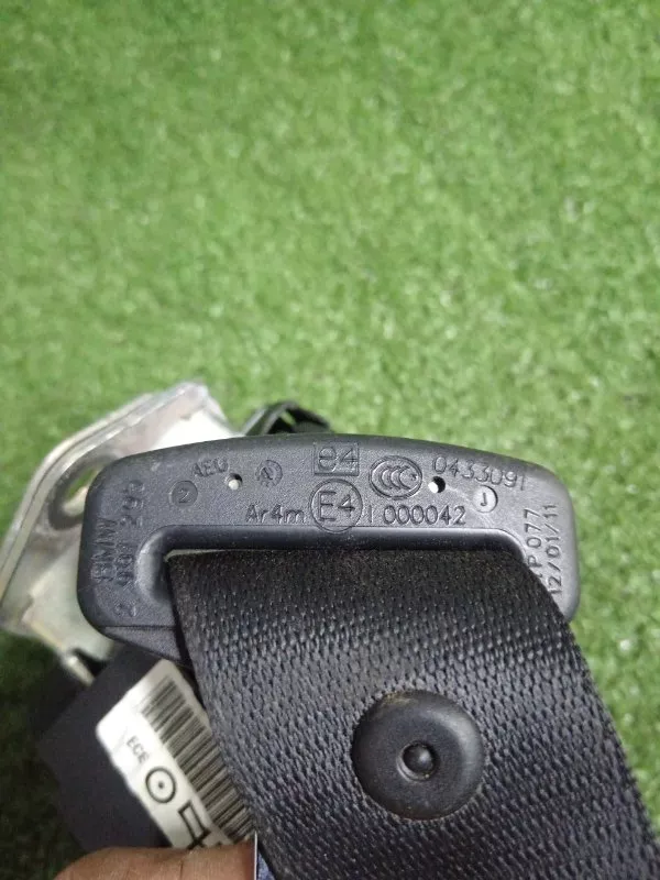 Ремень безопасности