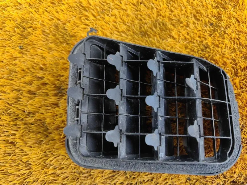 Решетка вентиляционная