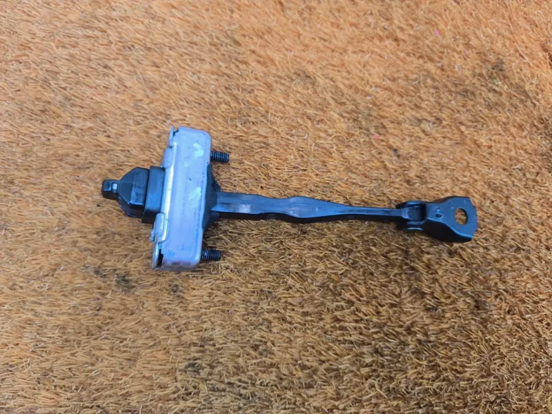 Ограничитель двери