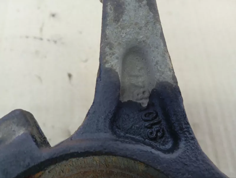 Кулак поворотный