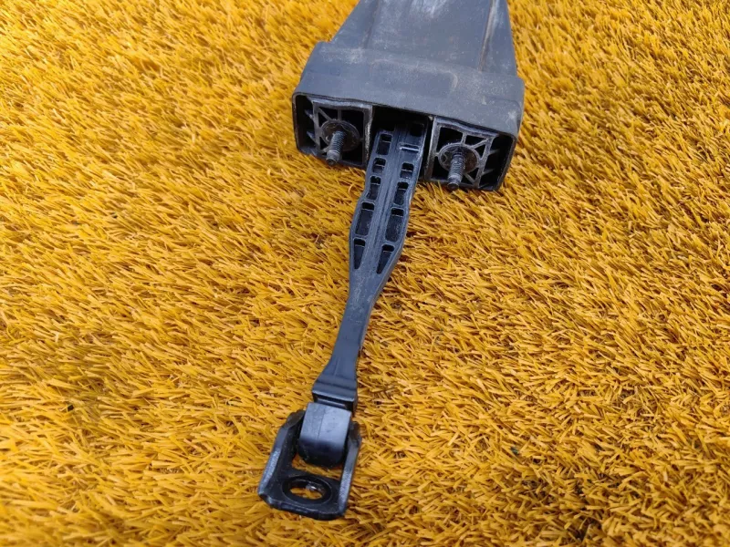 Ограничитель двери BMW 5-Series 2019 51227341033 G30 B47D20A, задний левый