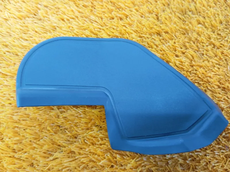 Накладка крышки багажника